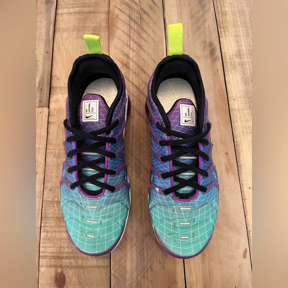 Nike Air VaporMax Plus Black Hyper Violet A04550 900 Women’s Size 6.5.